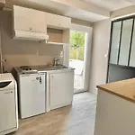 Studio Avec Cuisine, Salle De Bain Et Garage Prive Proximite 24H