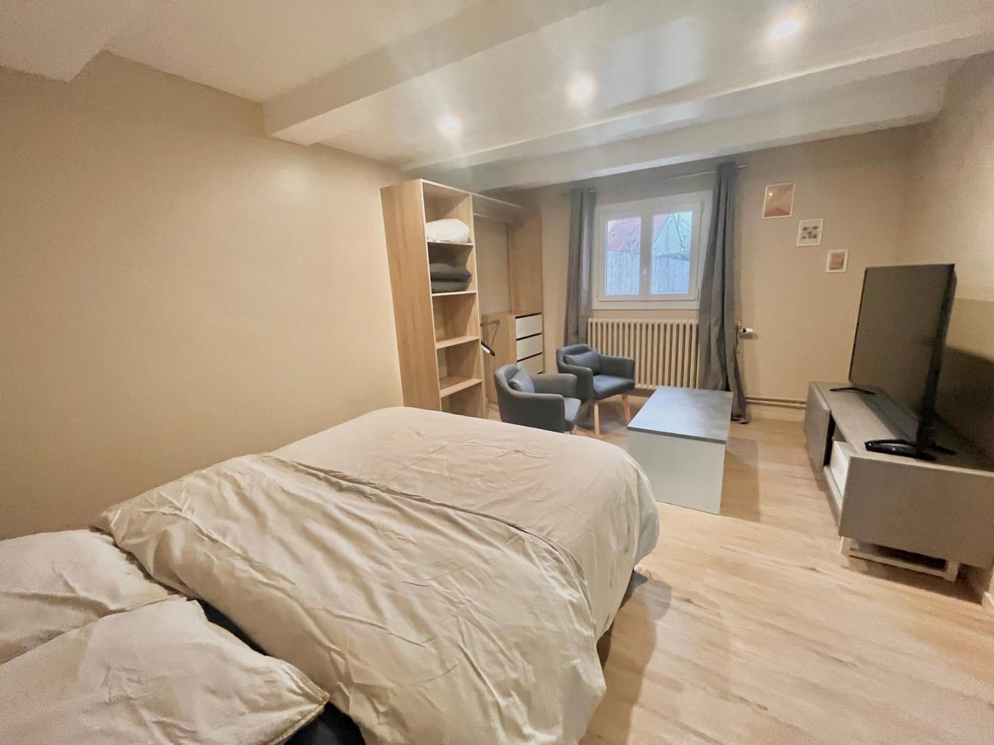 Séjour chez l'habitant Avec Cuisine, Salle De Bain Et Garage Prive Proximite 24h